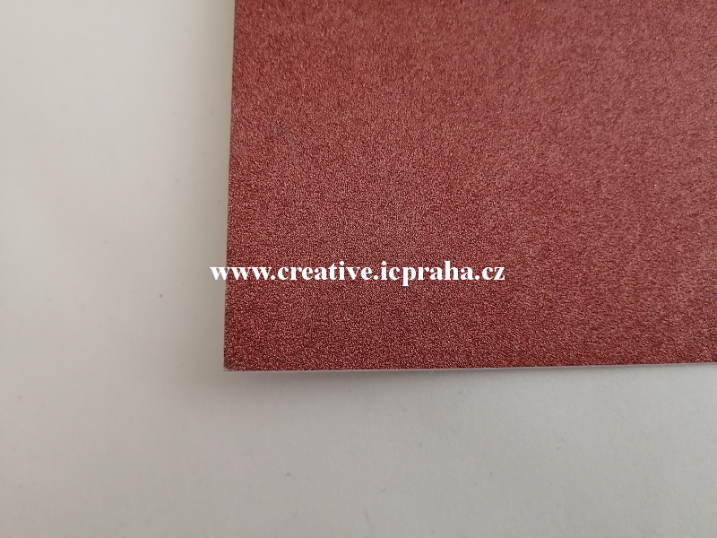 papír A4 250g/m2  glitr - tm.červ.